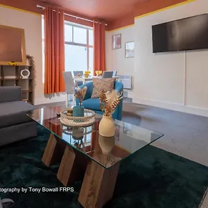 Tranquil By Seaside Apartment Brighton